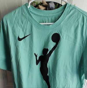 Women's WNBA Nike Mint Green Tee with Black Basketball Silhouette. Size XL